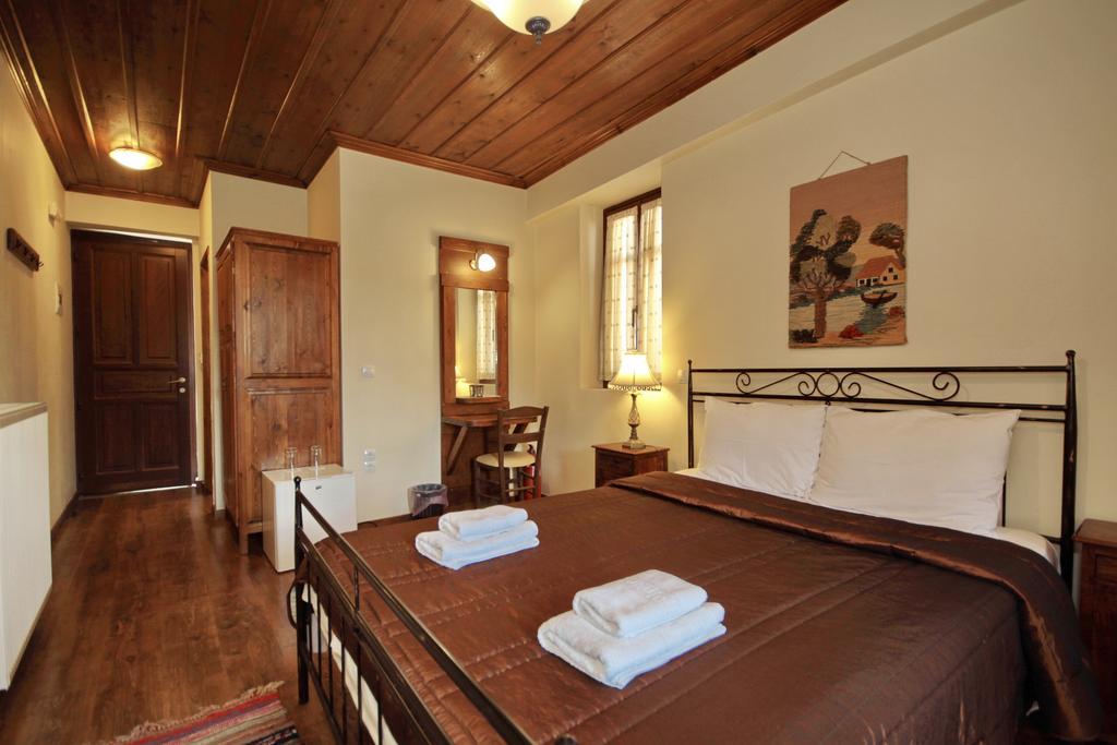 Thea Valtessinikou Hotel Buitenkant foto