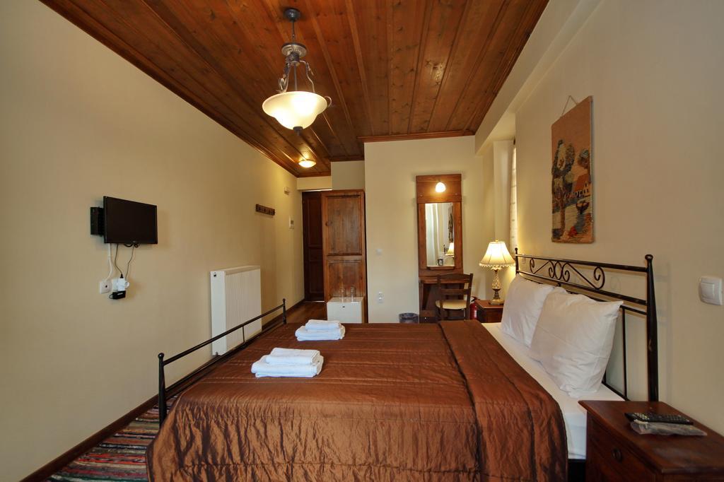 Thea Valtessinikou Hotel Buitenkant foto